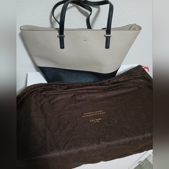 Kate Spade Large‎ Purse With Dust Bag - Picture 13 of 16